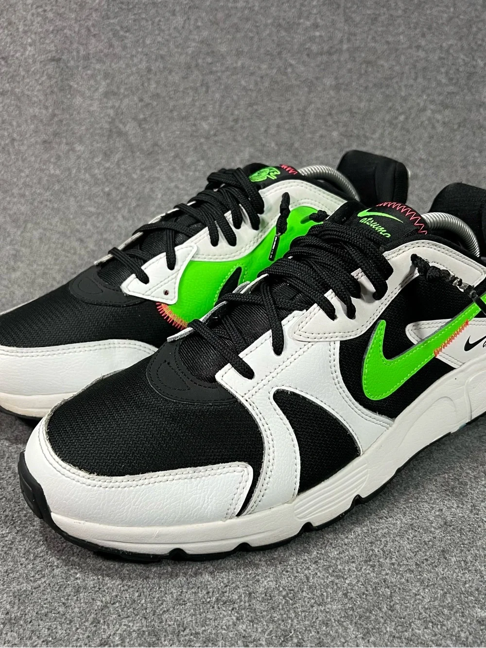 Nike Atsuma Summit White/Green Strike Men’s Athletic Running Shoe Size 11